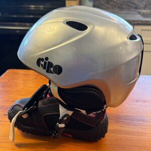 Youth Giro Slingshot helmet, size XS/S